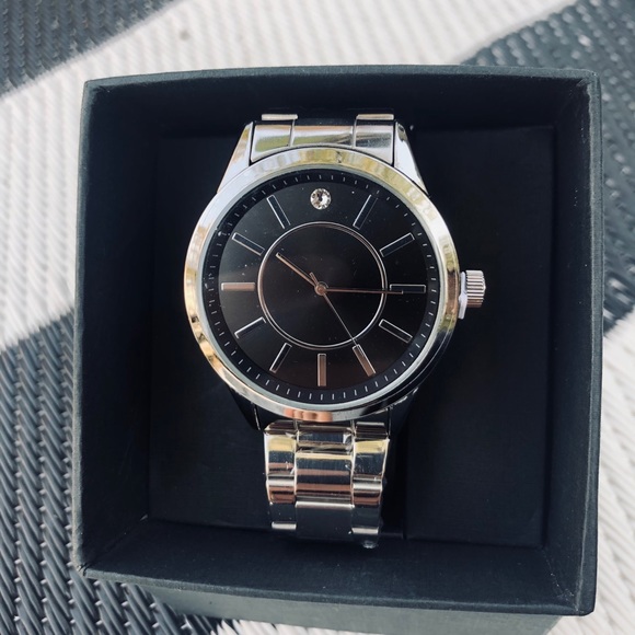 SOLD BNWT watch with Swarovski crystals - Picture 3 of 5